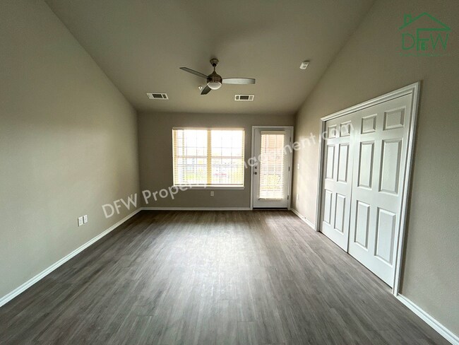 Building Photo - For Lease: Modern 1BR Oasis in the Heart of Dallas