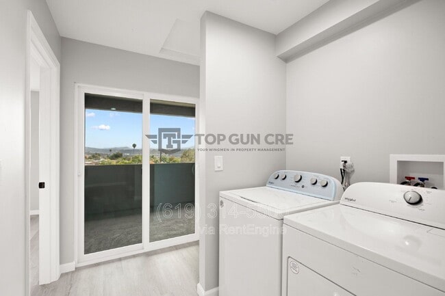 Building Photo - 1889 Coolidge St