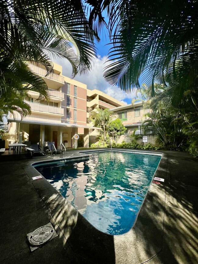 Building Photo - Convenient 2/2/1 with Lanai