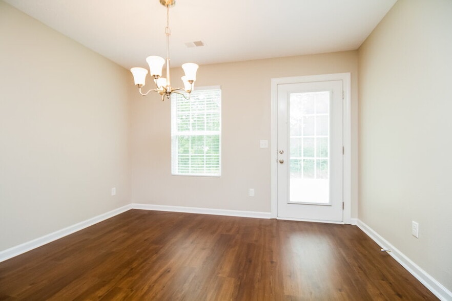 Building Photo - 1528 Passage Dr