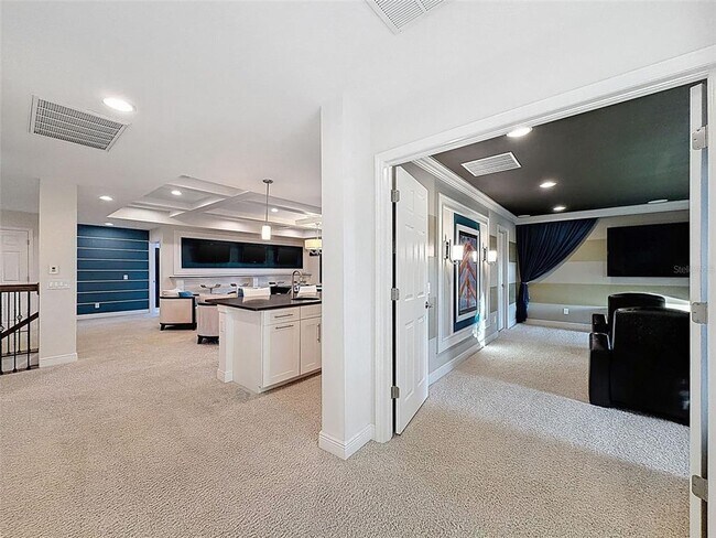 Building Photo - 10701 Laurel Vista Way