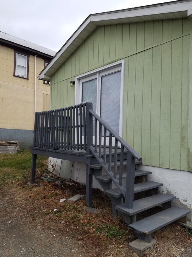 Building Photo - 211 Gussie Ave