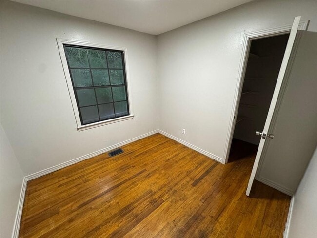 Building Photo - 2613 Old Military Rd