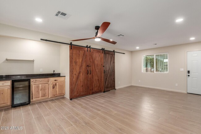 Building Photo - 1628 E Del Rio Dr