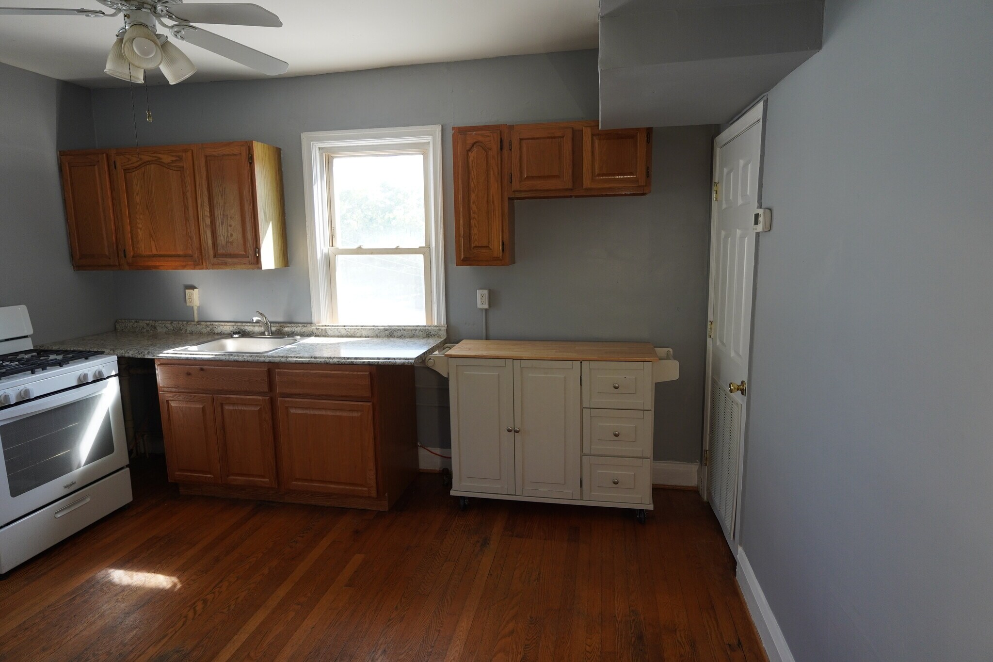 Building Photo - 3033 Hamilton Ave