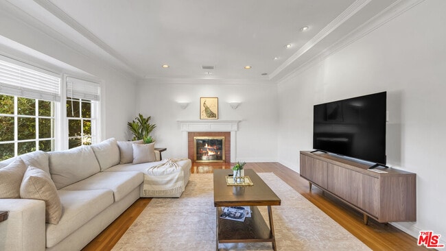 Building Photo - 10575 Holman Ave