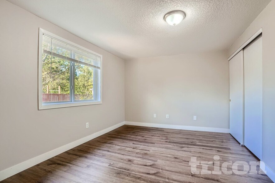 Building Photo - 803 NW 20th Cir