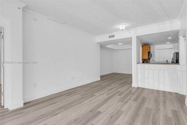 Building Photo - 6670 NW 114th Ave