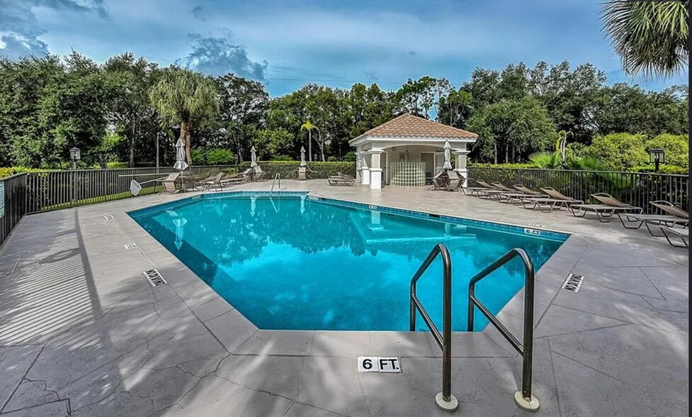 2nd pool - 6910 Satinleaf Rd N