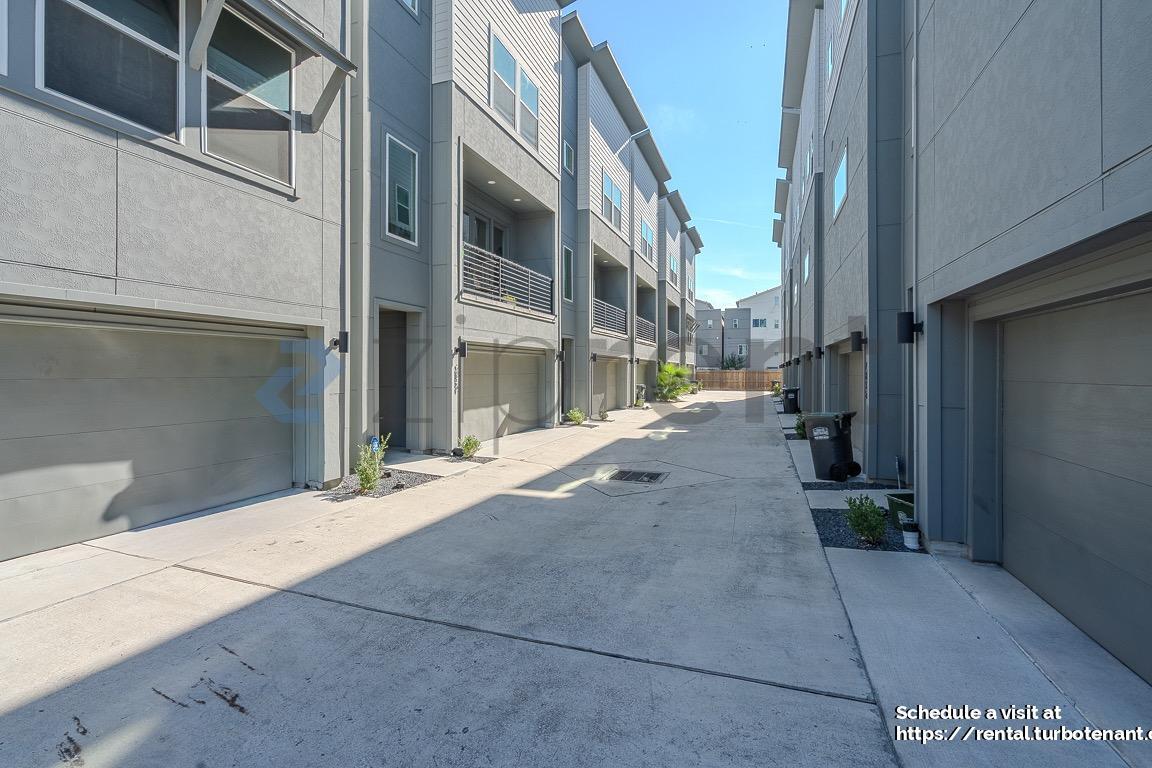 Building Photo - 2852 Cline St