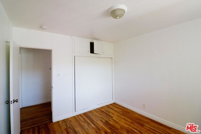 Building Photo - 7249 Bakman Ave