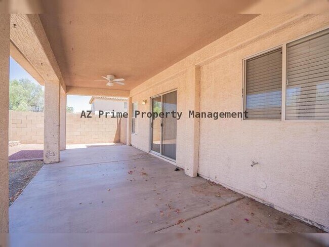 Building Photo - 13002 W Paradise Dr