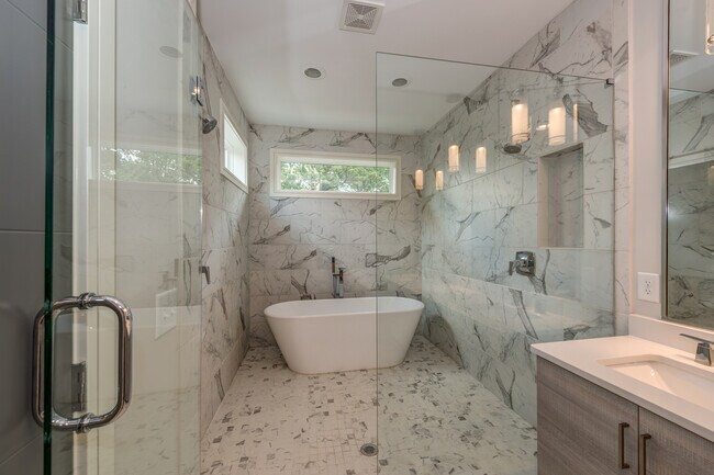 Building Photo - 3561 Blair Cir NE