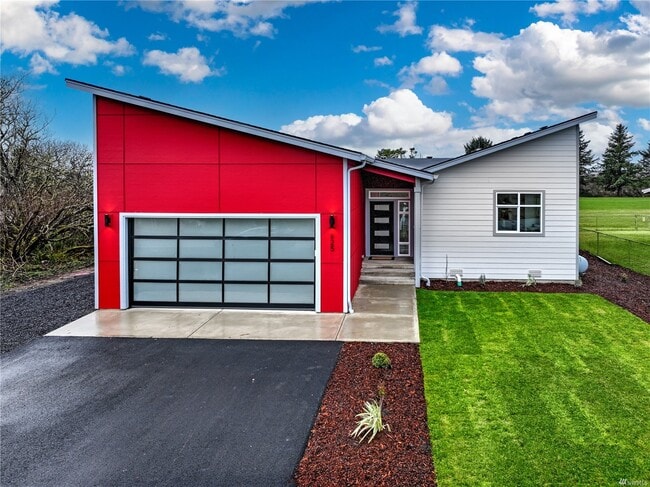 Building Photo - 514 Canal Dr NE