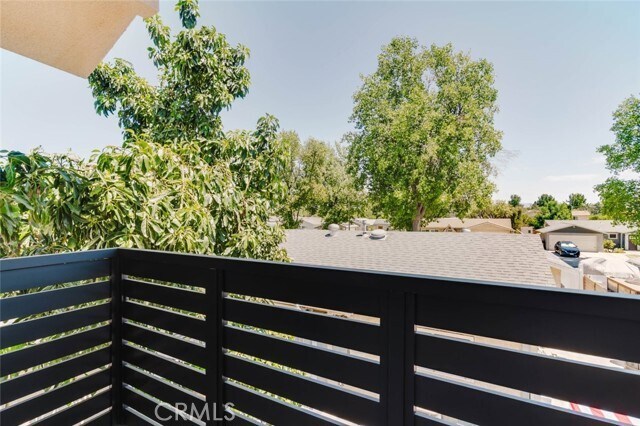 Building Photo - 8839 Sophia Ave
