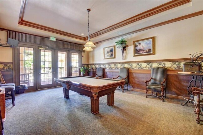 Building Photo - 1312 Villa Cir