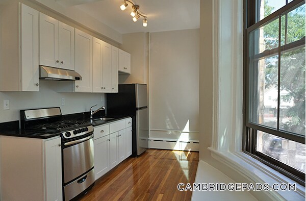 Building Photo - 102 Willow St