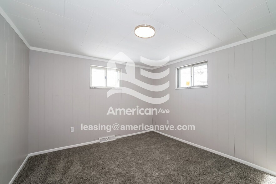 Building Photo - 625 E Pasadena Ave