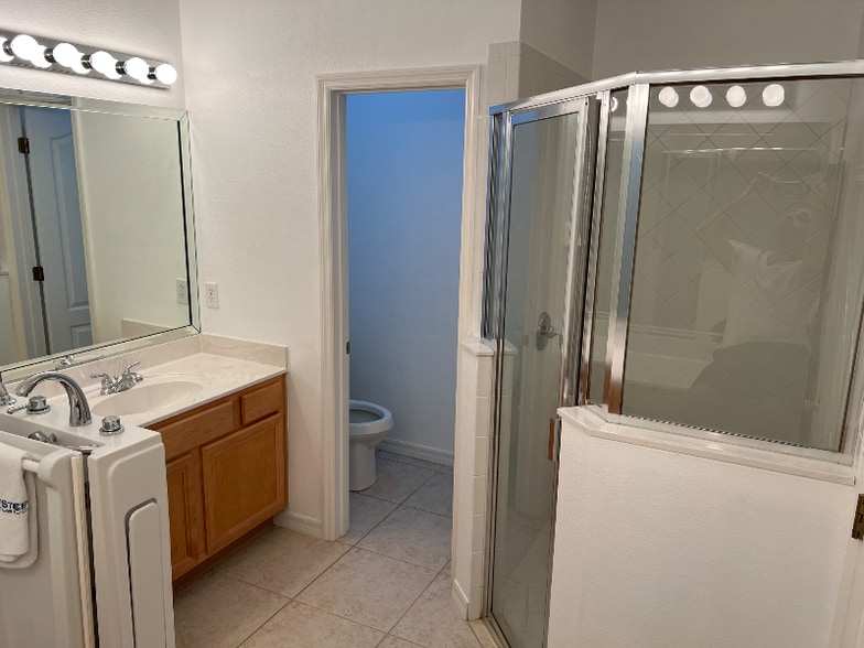 Building Photo - 4000 Liberty Hill Dr