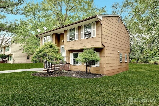 Building Photo - 5 Pelmont Pl