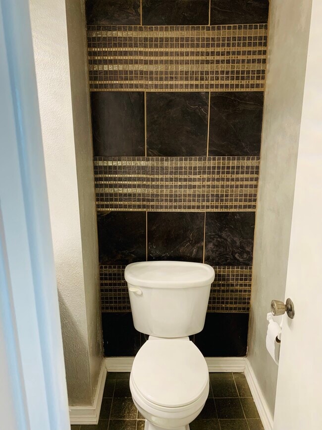 Building Photo - 4523 La Carmen Ct