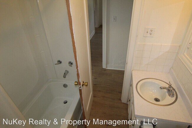 Building Photo - 2 br, 1 bath House - 2011 W. York Ave.