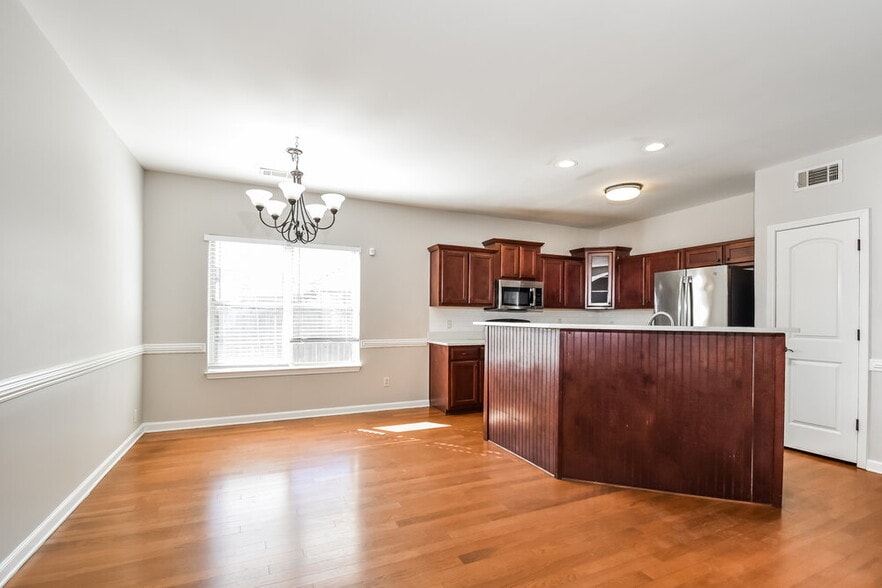 Building Photo - 480 Green Willow Cove