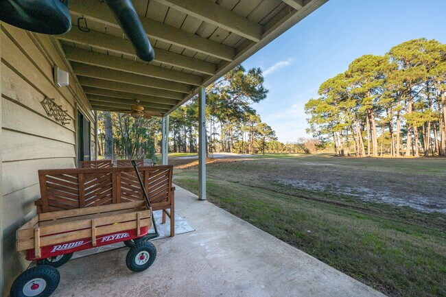 Building Photo - 293 Sunset Bay
