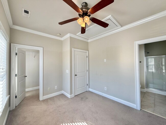 Building Photo - **OFFERING REFUNDABLE APPLICATION FEES & $150 MOVE IN PROMOTION** Modern 2BD, 2.5BA Raleigh Home ...