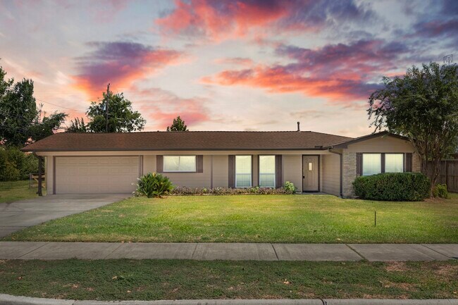 Primary Photo - 1726 Wycliffe Dr