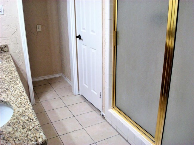 Building Photo - 318 Nita Ln