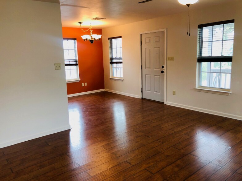 Building Photo - 3155 N Rocheblave St
