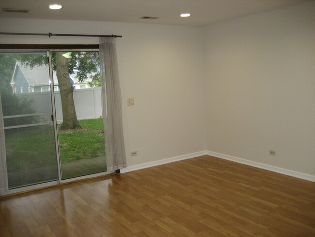 Building Photo - 329 Pembroke Ct