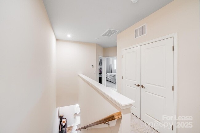 Building Photo - 3133 Hutton Gdns Ln