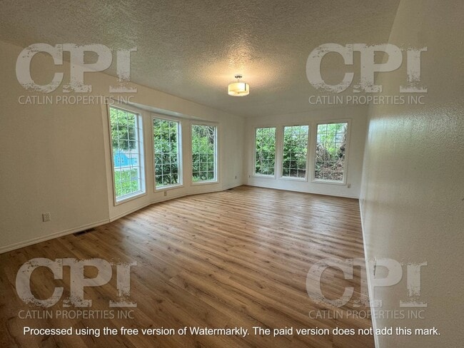 Building Photo - 303 Nevada Dr