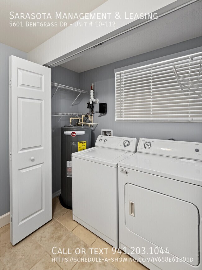 Building Photo - 5601 Bentgrass Dr