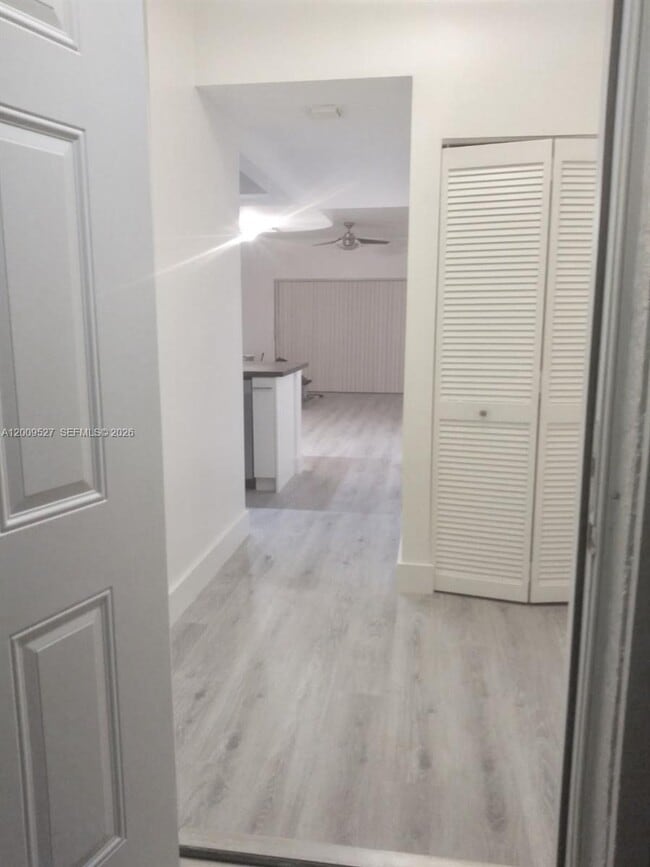 Building Photo - 16691 Hemingway Dr