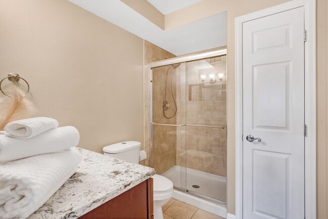 Building Photo - 650 S Clinton St