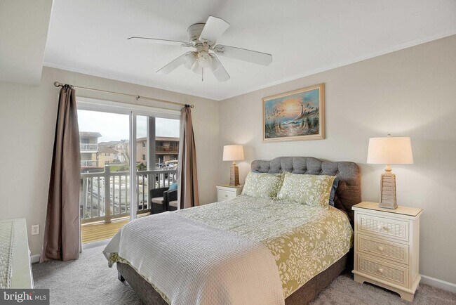 Building Photo - 121 Newport Bay Dr