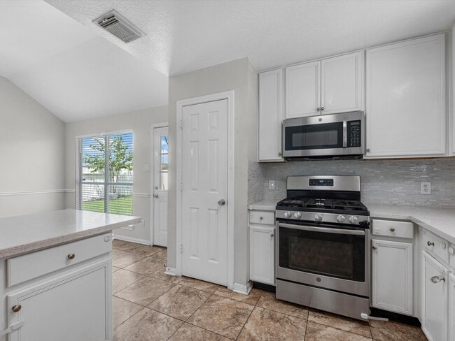 Building Photo - 18634 S Wimbledon Dr