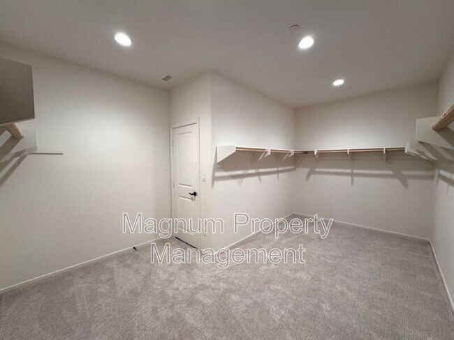 Building Photo - 24331 Ponderosa Ln