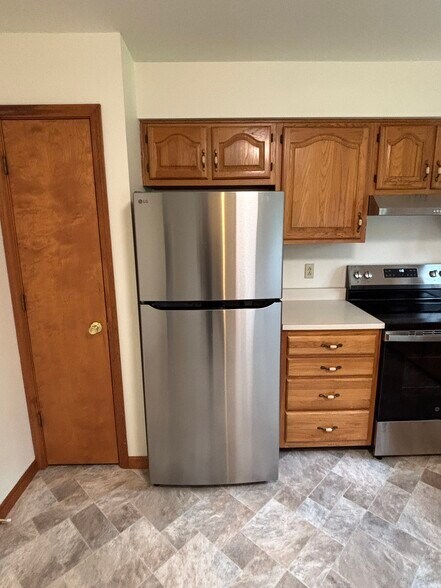 New stainless steel refrigerator - 10 Burke Dr