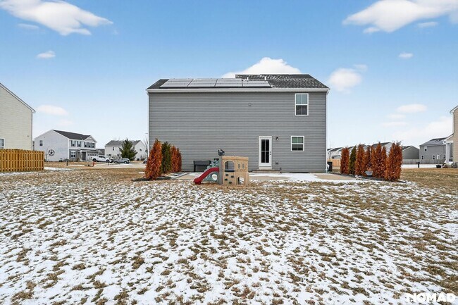 Building Photo - 901 Wilson St