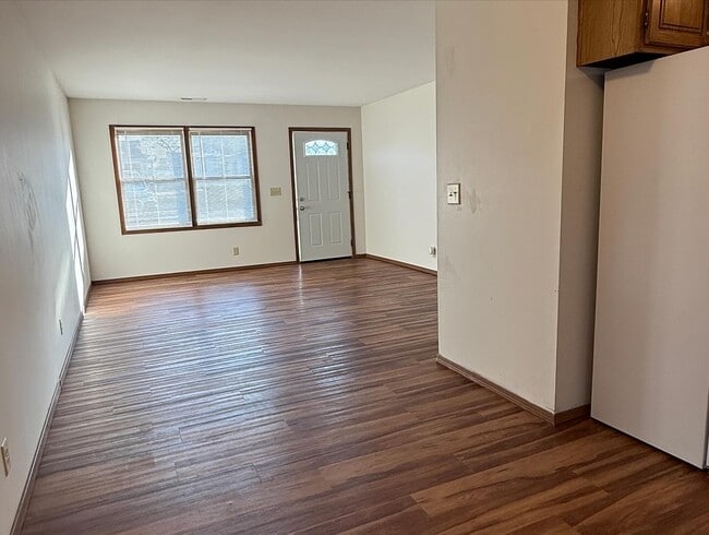 Building Photo - 910 N Meridian St Rd