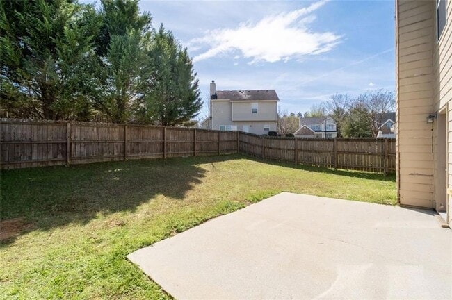 Building Photo - 6425 White Walnut Way