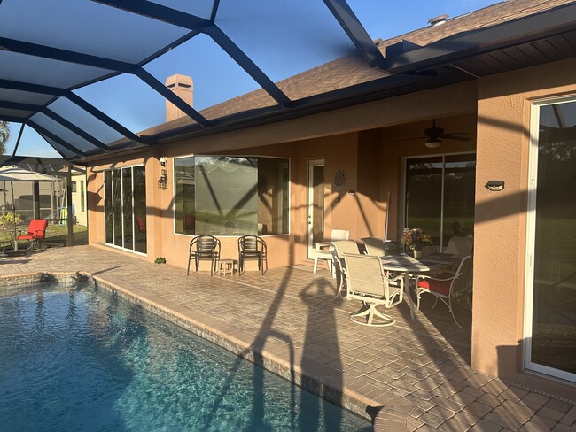 Building Photo - 566 Planters Manor Way