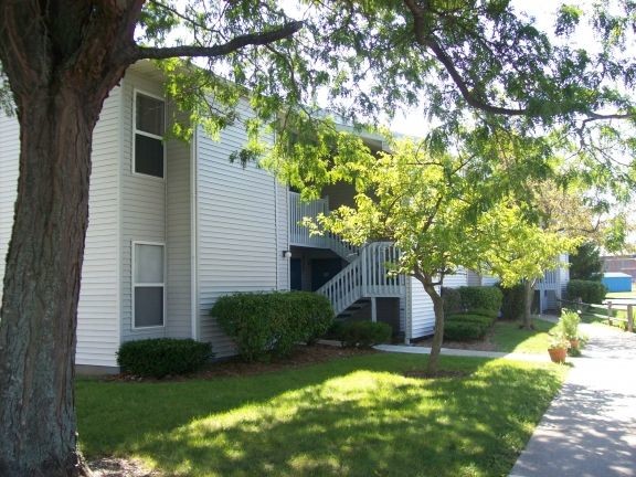 Linden Apartments-Building 320 - Linden Apartments