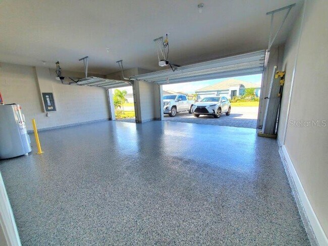 Building Photo - 16855 Castoro Dr