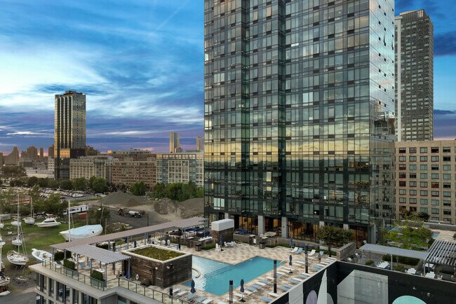 Building Photo - 33 Park View Ave