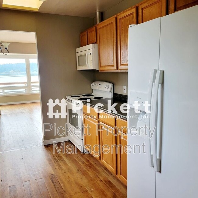 Building Photo - 2821 Erlands Beach Loop NW